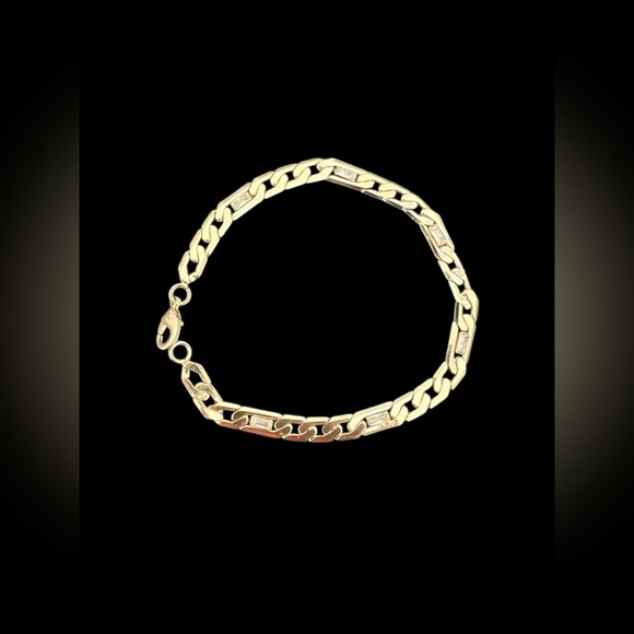 Jewelry - 18k gold plated bracelet with crystals